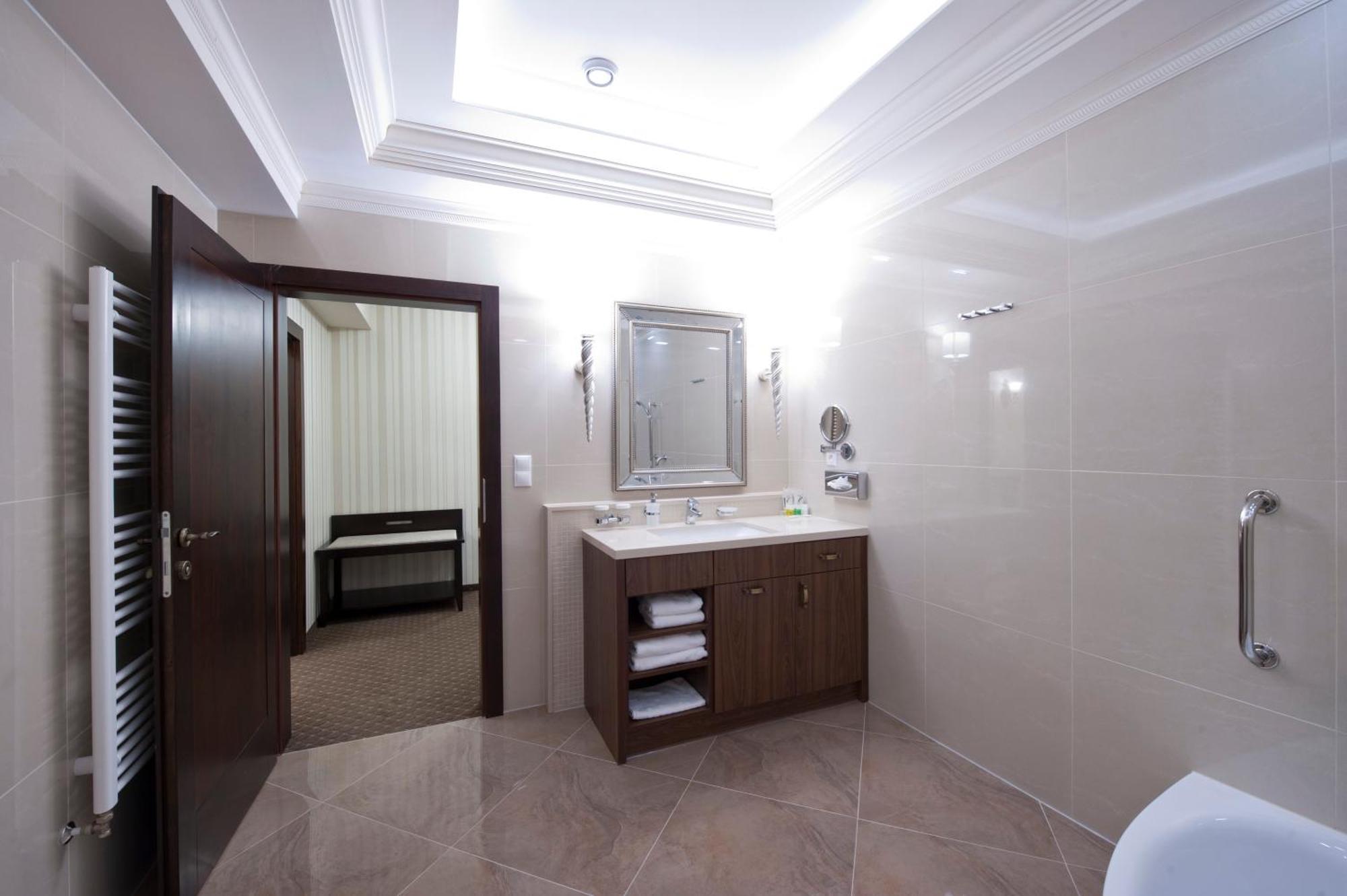 Hotel Dvorana Karlovy Vary Luaran gambar
