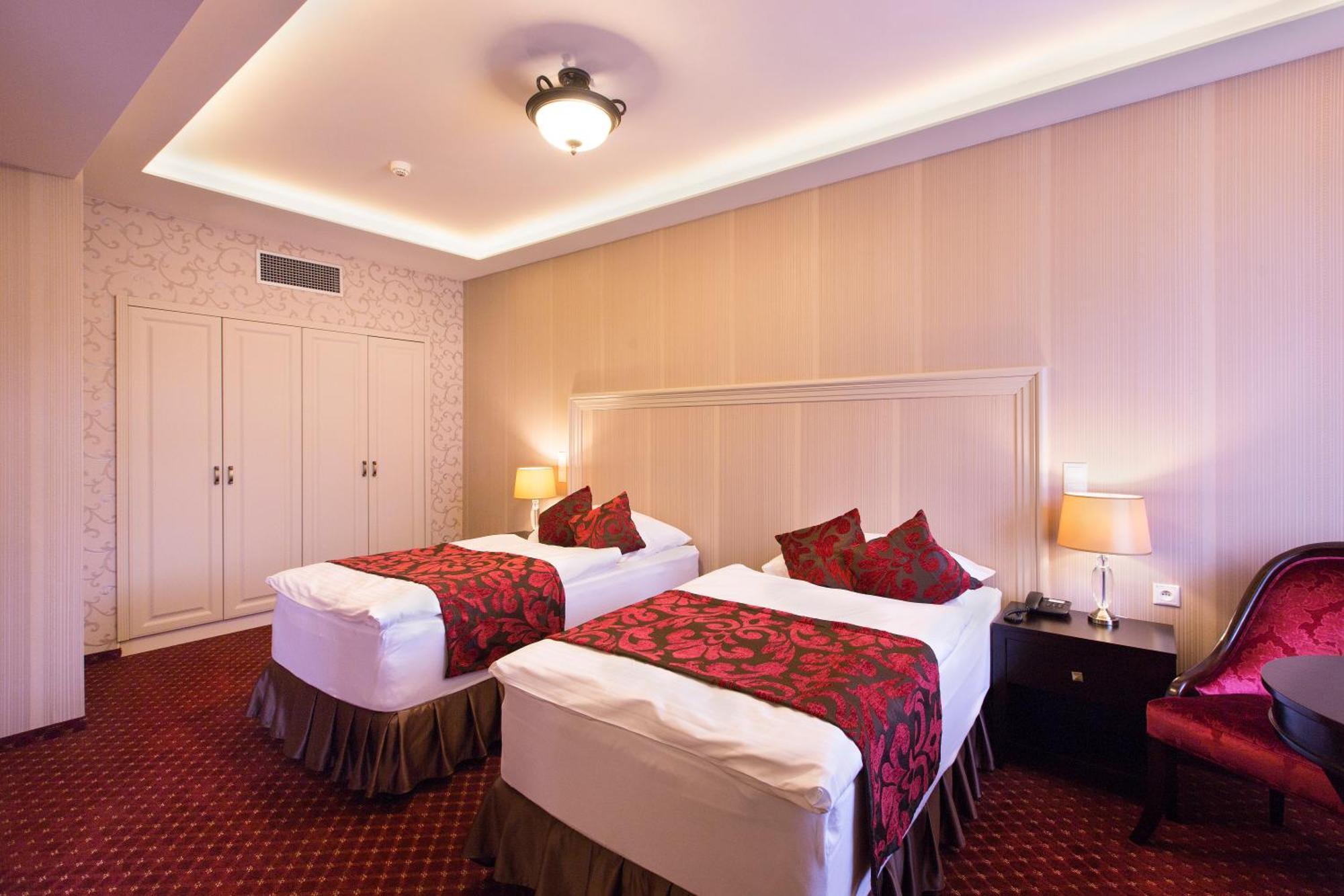 Hotel Dvorana Karlovy Vary Luaran gambar