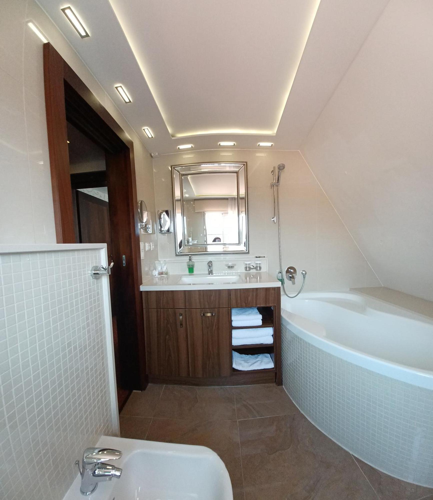 Hotel Dvorana Karlovy Vary Luaran gambar