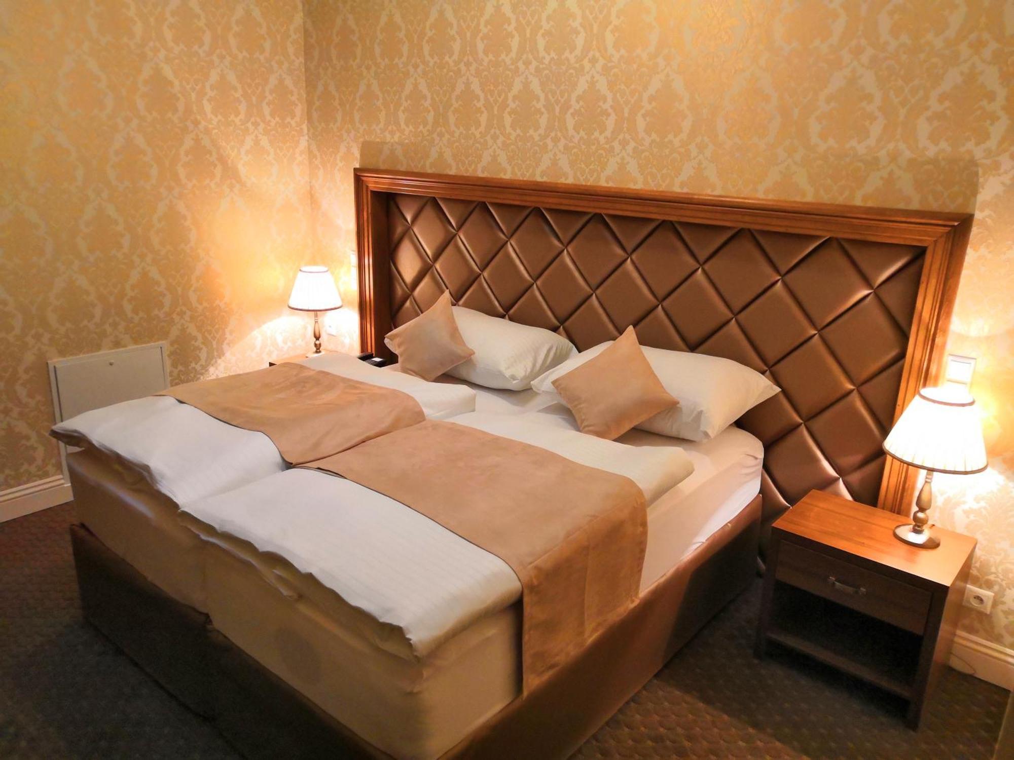 Hotel Dvorana Karlovy Vary Luaran gambar