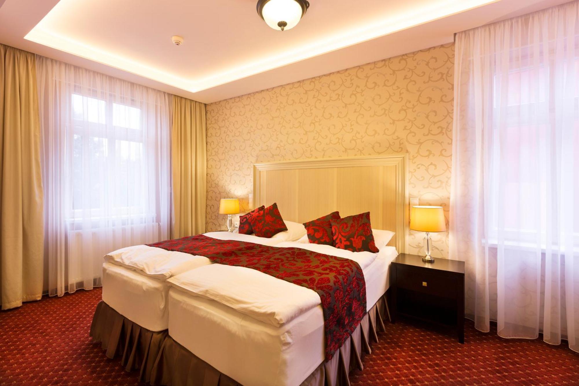 Hotel Dvorana Karlovy Vary Luaran gambar