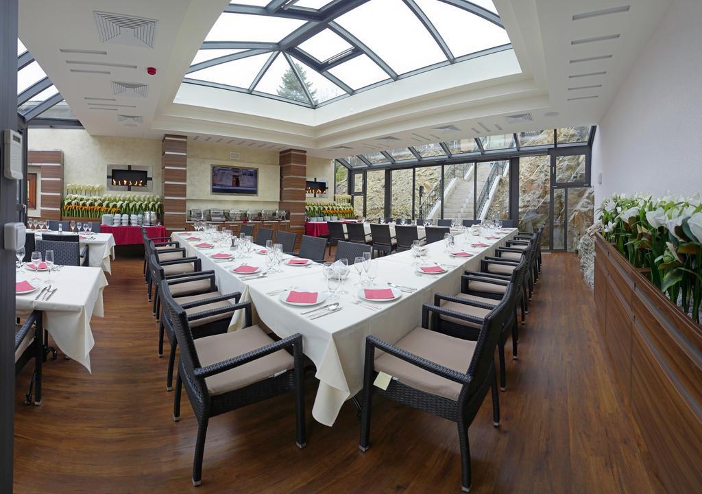 Hotel Dvorana Karlovy Vary Luaran gambar