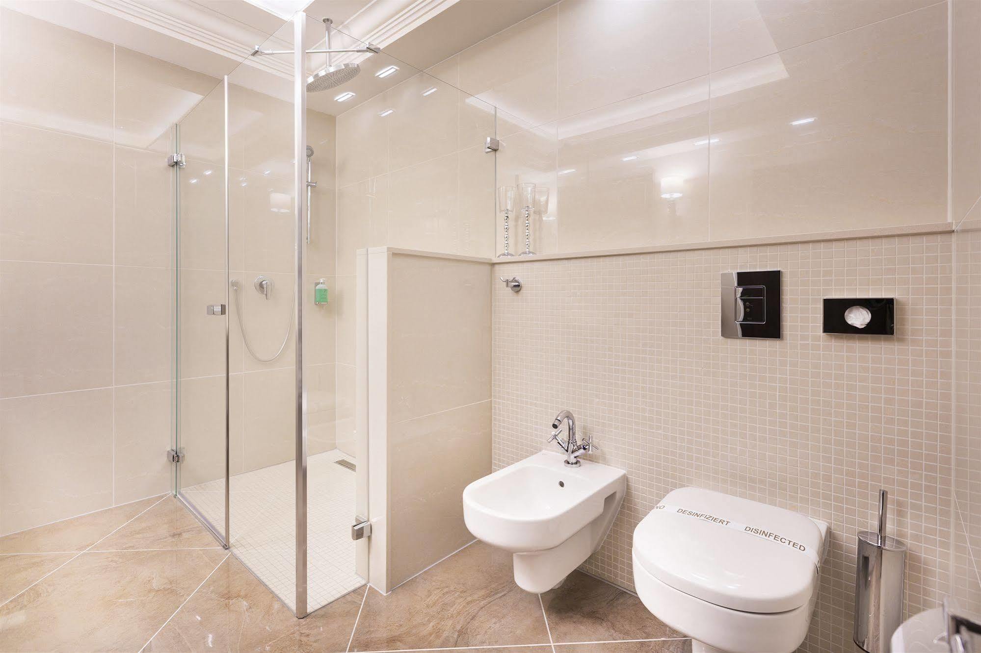 Hotel Dvorana Karlovy Vary Luaran gambar