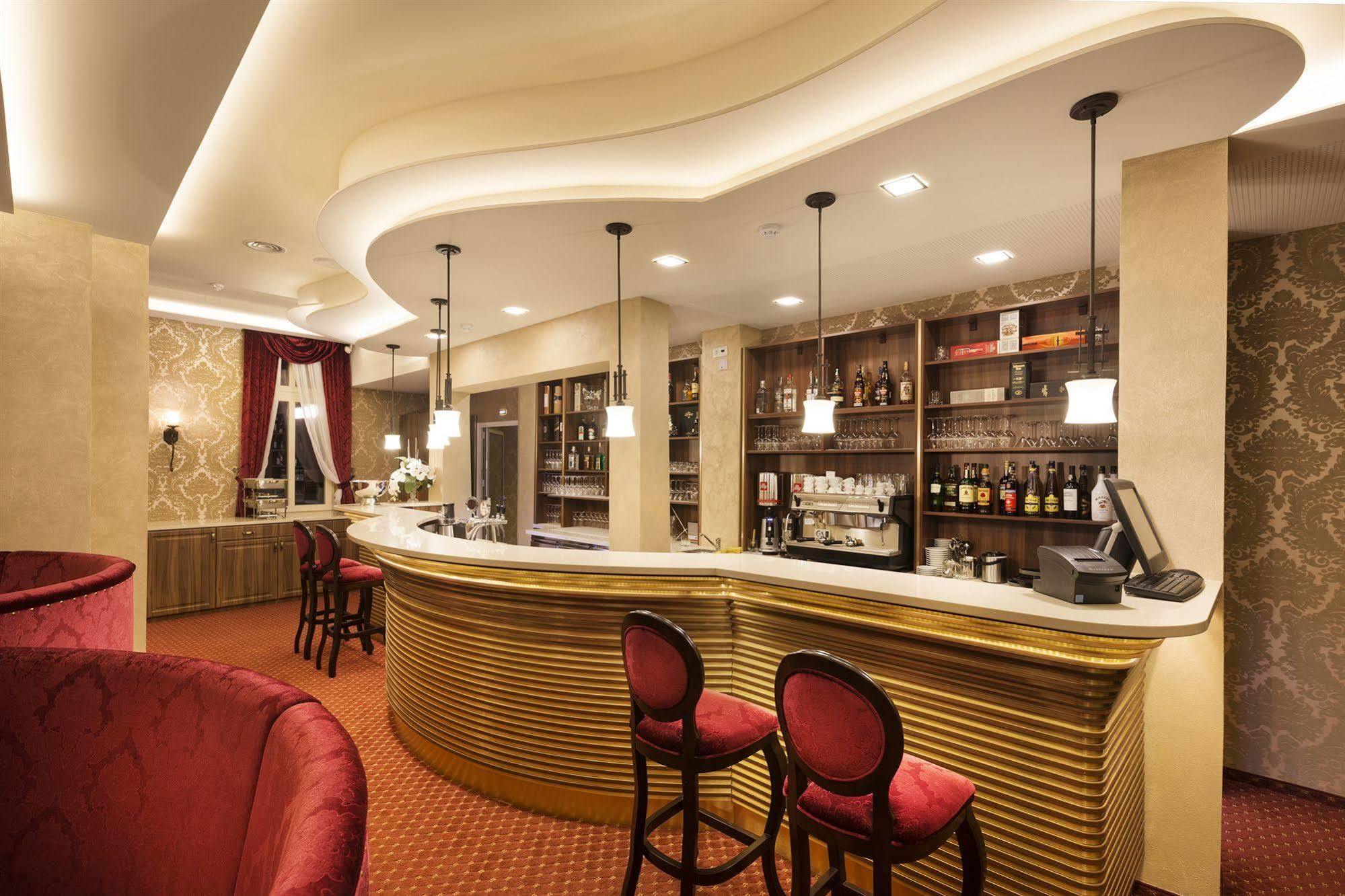 Hotel Dvorana Karlovy Vary Luaran gambar