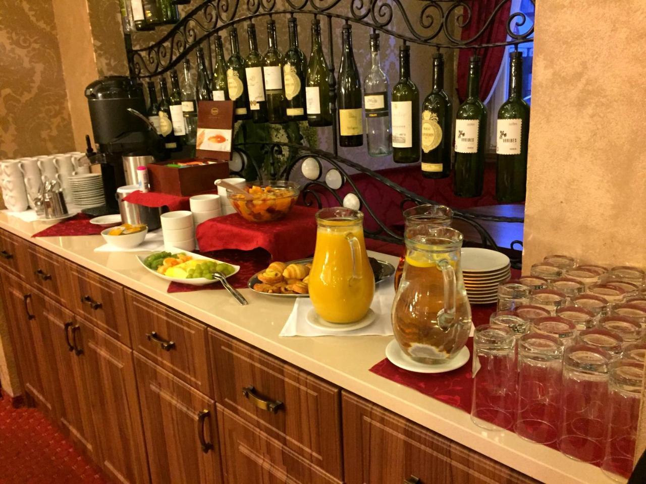 Hotel Dvorana Karlovy Vary Luaran gambar